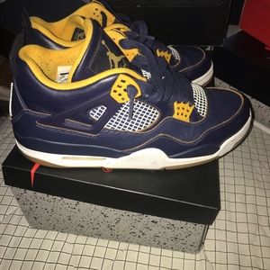 Air Jordan Retro 4